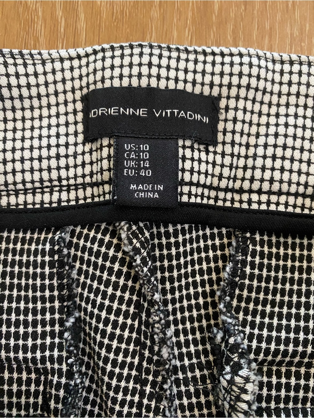 Adrienne Vittadini Business Casual Stretch Crop Pants Checkered Retro Size 10 - Picture 4 of 8